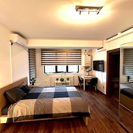 Cozy Apartment With Self Check-In Near Promenada Mall And Verdi Park Bucareste Exterior foto