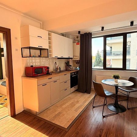 Cozy Apartment With Self Check-In Near Promenada Mall And Verdi Park Bucareste Exterior foto