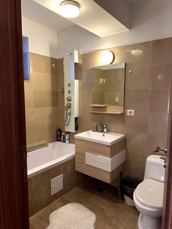 Cozy Apartment With Self Check-In Near Promenada Mall And Verdi Park Bucareste Exterior foto