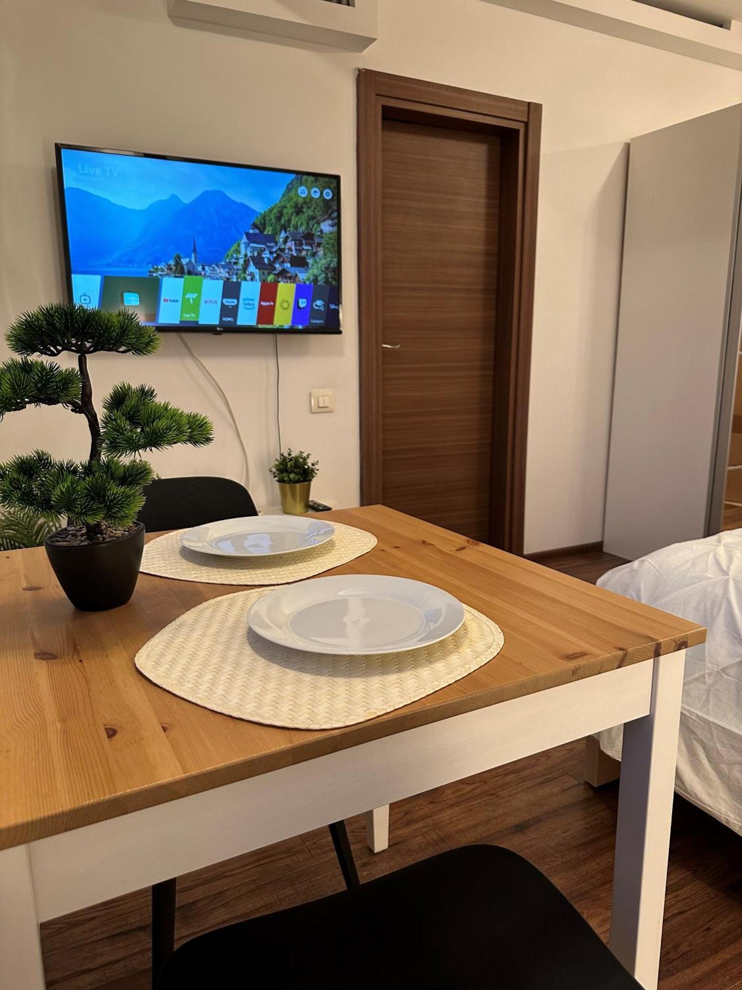 Cozy Apartment With Self Check-In Near Promenada Mall And Verdi Park Bucareste Exterior foto