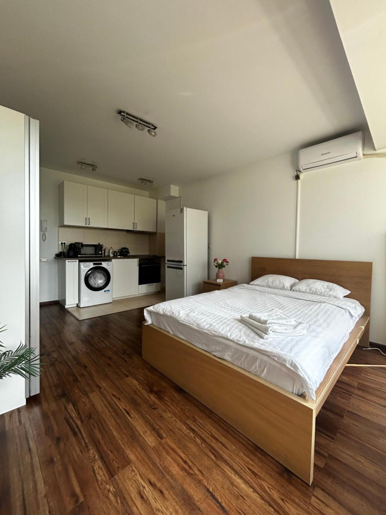 Cozy Apartment With Self Check-In Near Promenada Mall And Verdi Park Bucareste Exterior foto