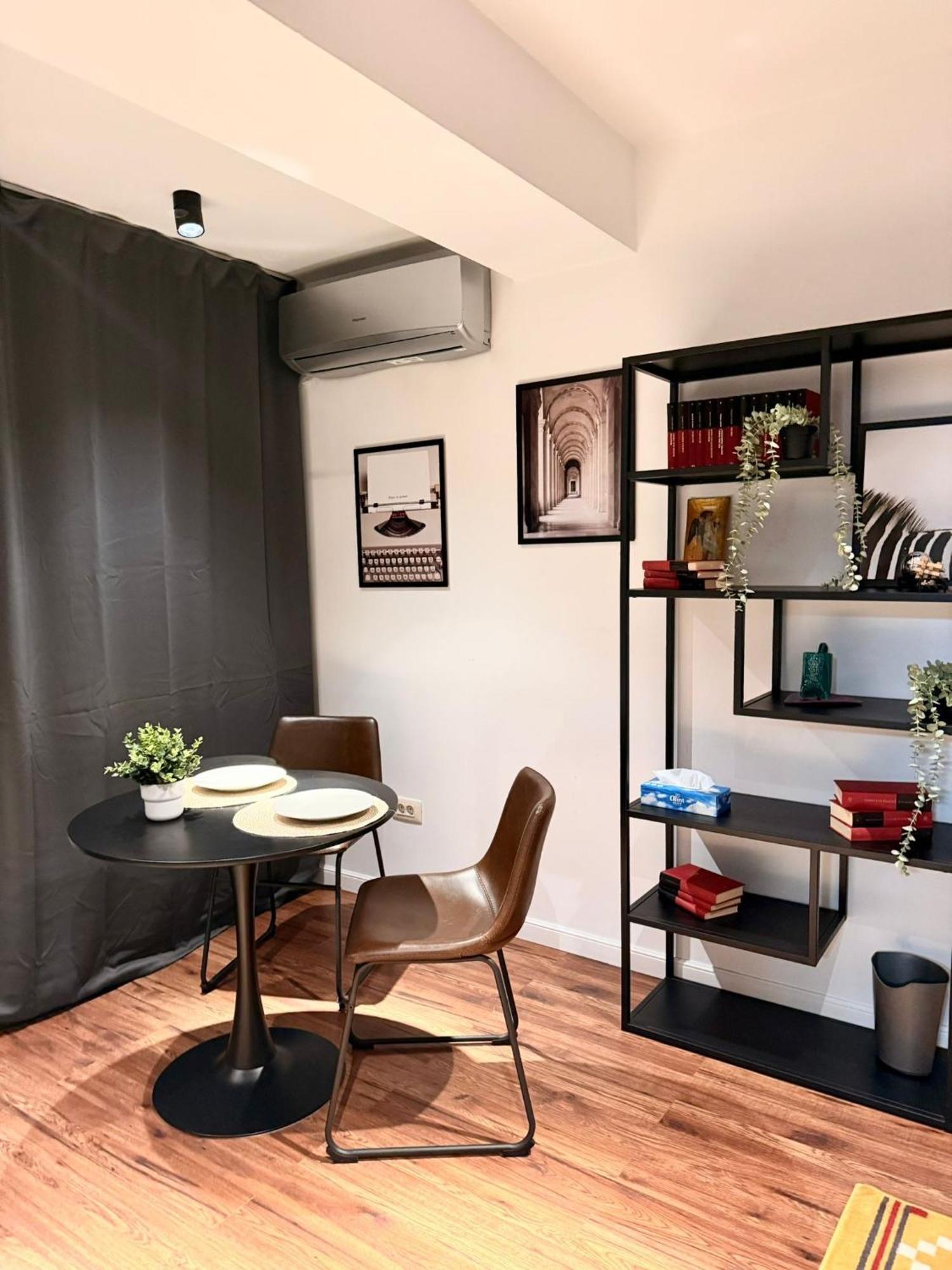 Cozy Apartment With Self Check-In Near Promenada Mall And Verdi Park Bucareste Exterior foto