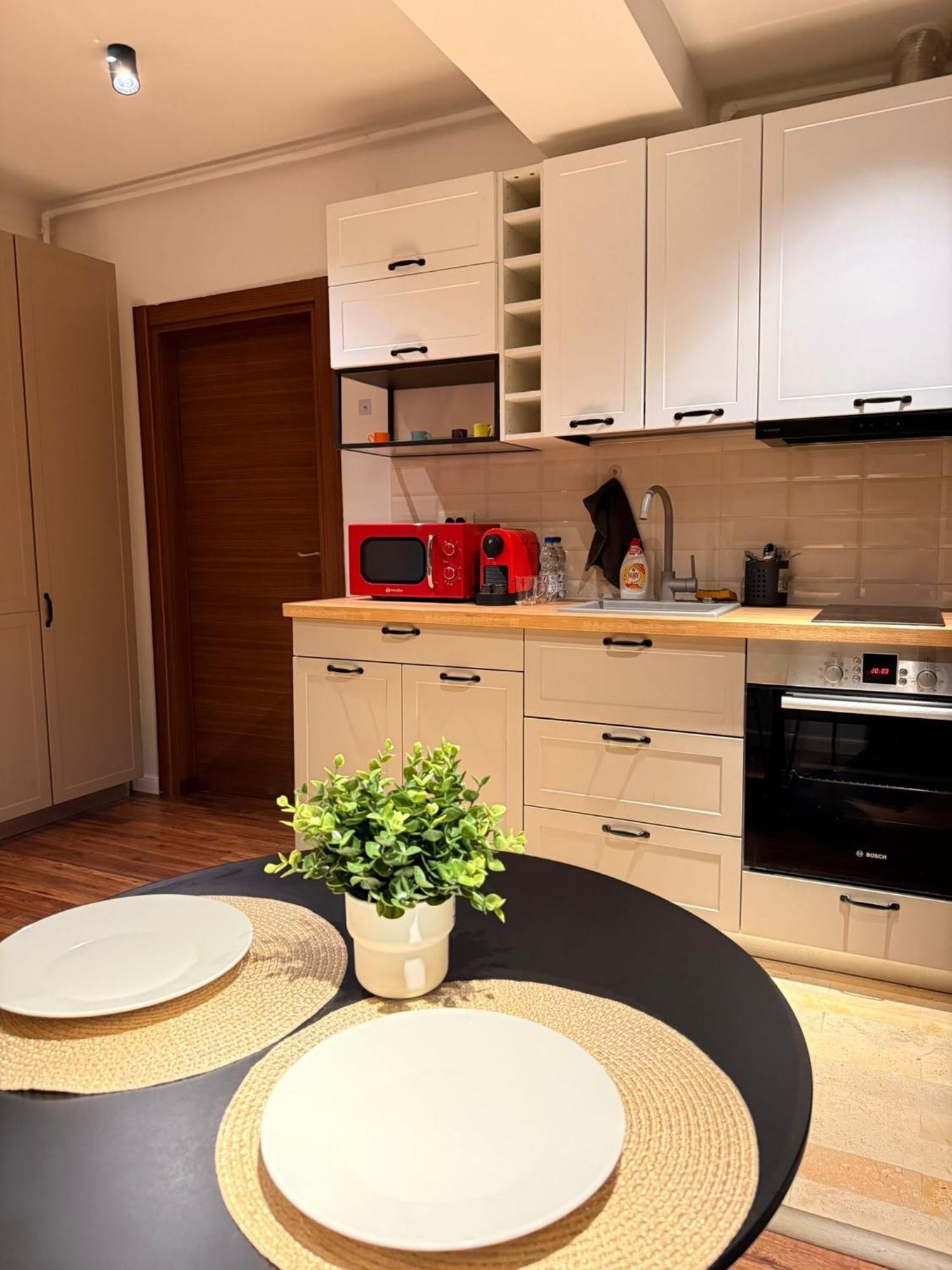 Cozy Apartment With Self Check-In Near Promenada Mall And Verdi Park Bucareste Exterior foto